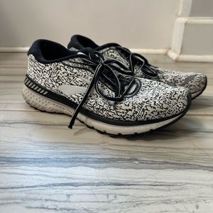 Brooks - Adrenaline 20’s Sneakers